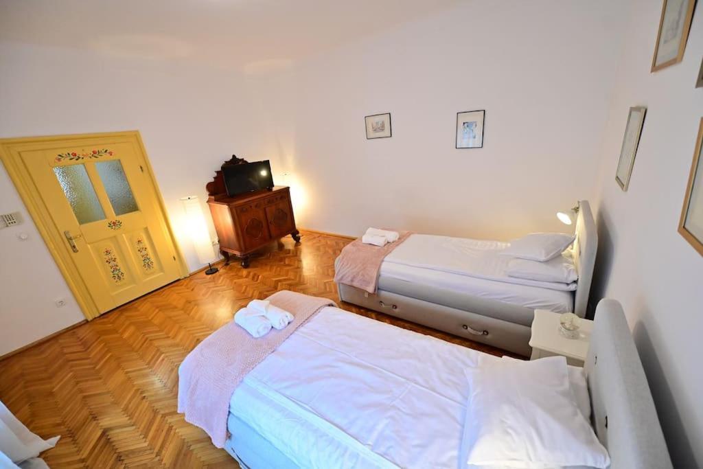 Flh - Althaus Apartment Sibiu Exterior photo